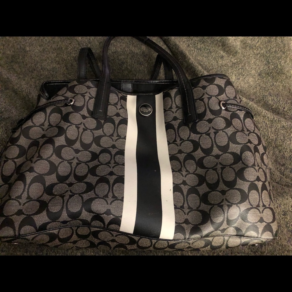 Tote - Picture 4 of 7
